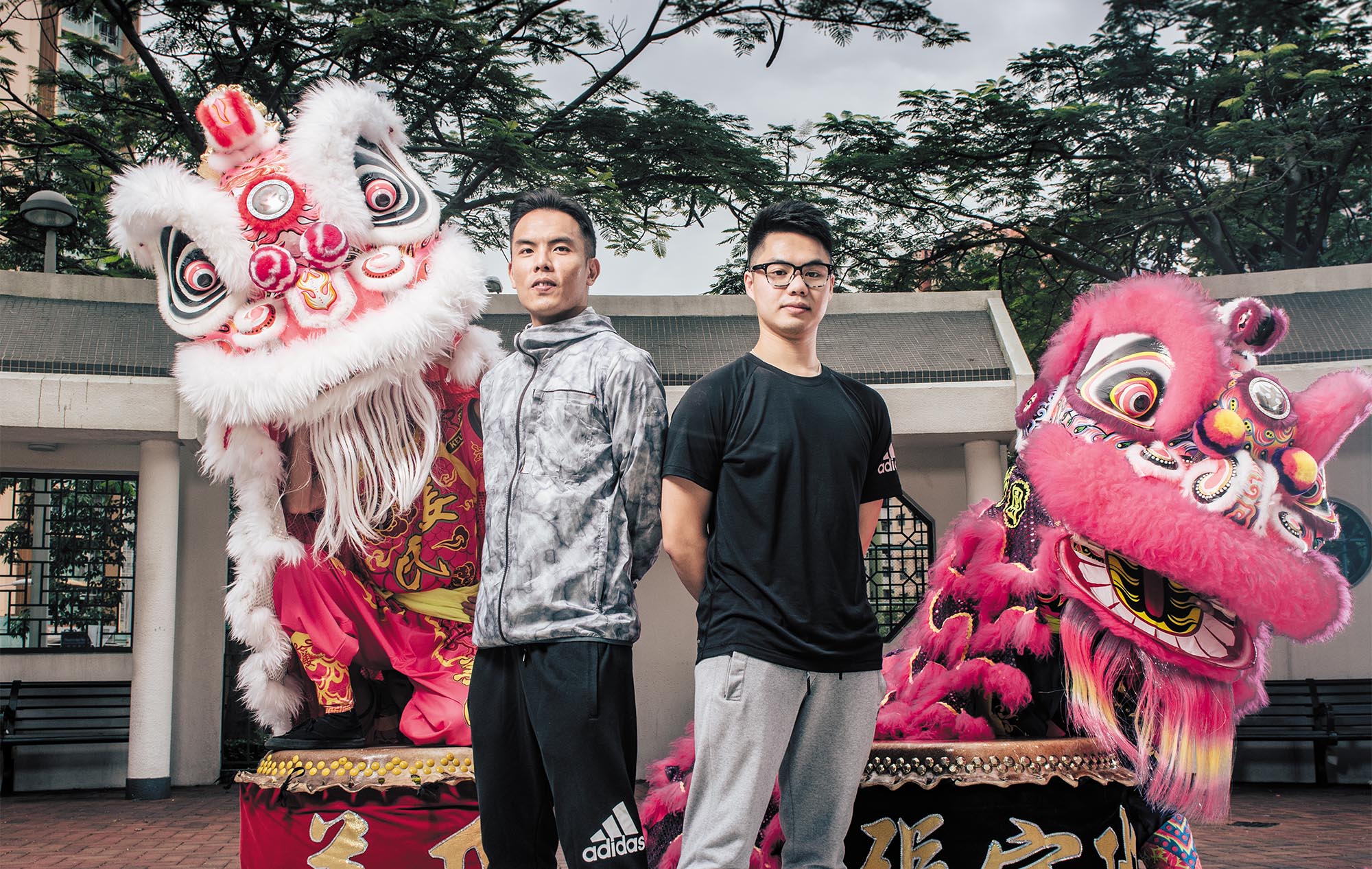 young-hong-kong-lion-dancers-chinese-new-year