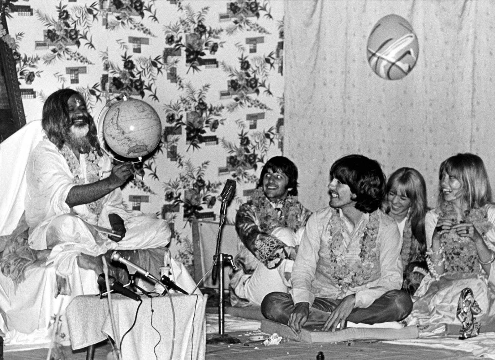 Beatles Maharishi Mahesh Yogi