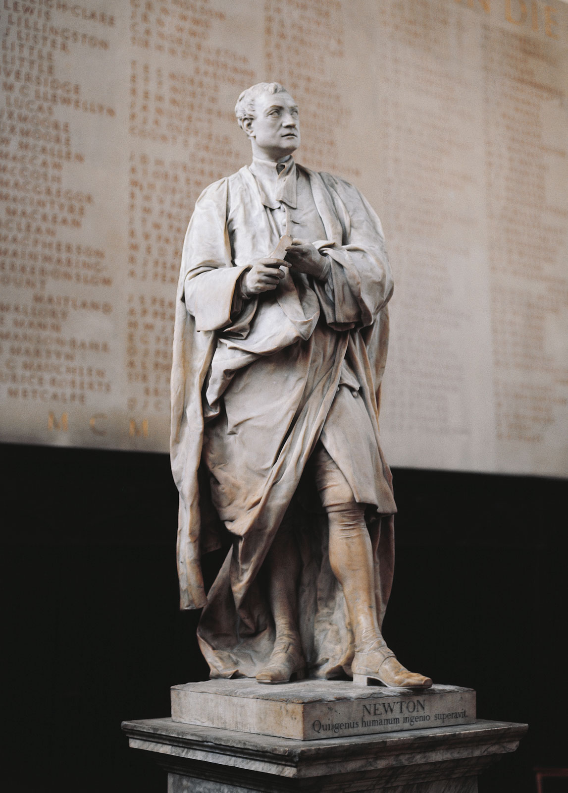 Statue of Isaac Newton (Woolsthorpe-by-Colsterworth, 1642-Kensington, 1727), marble, Chapel of Trinity College, Cambridge, United kingdom.