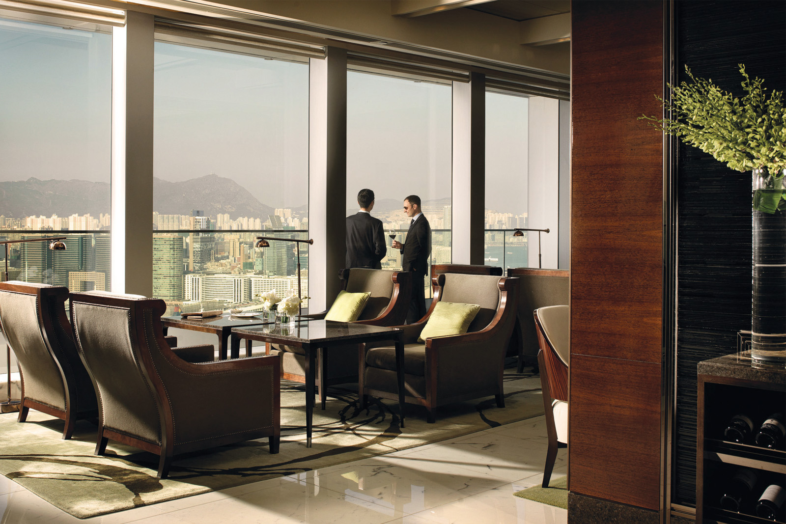 Four Seaons Hong Kong - Executive Lounge