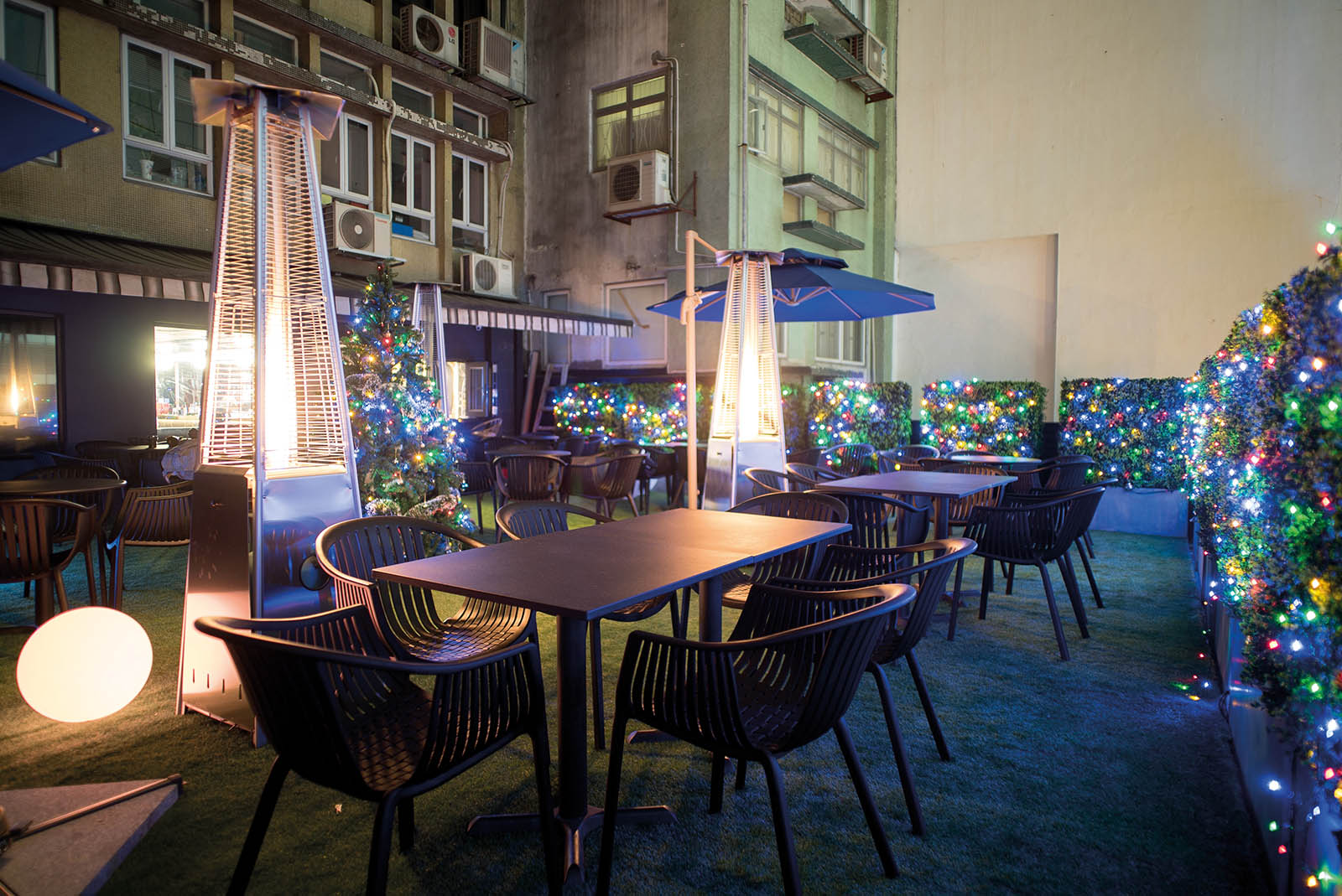 Space X- Hong Kong best restaurant and bars