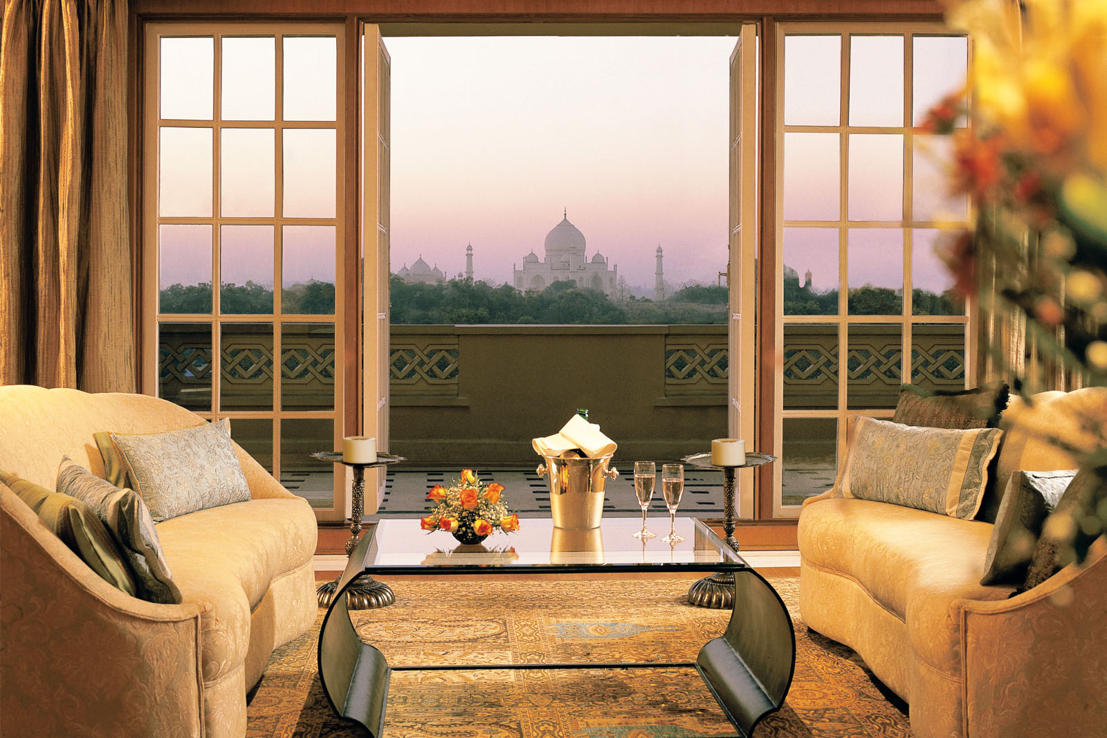 Living Room, the Kohinoor suite, Agra, India