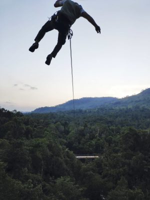 A 320-metre zipline delivers guests directly to the LANDING ZONE BAR at Shinta Mani Wild