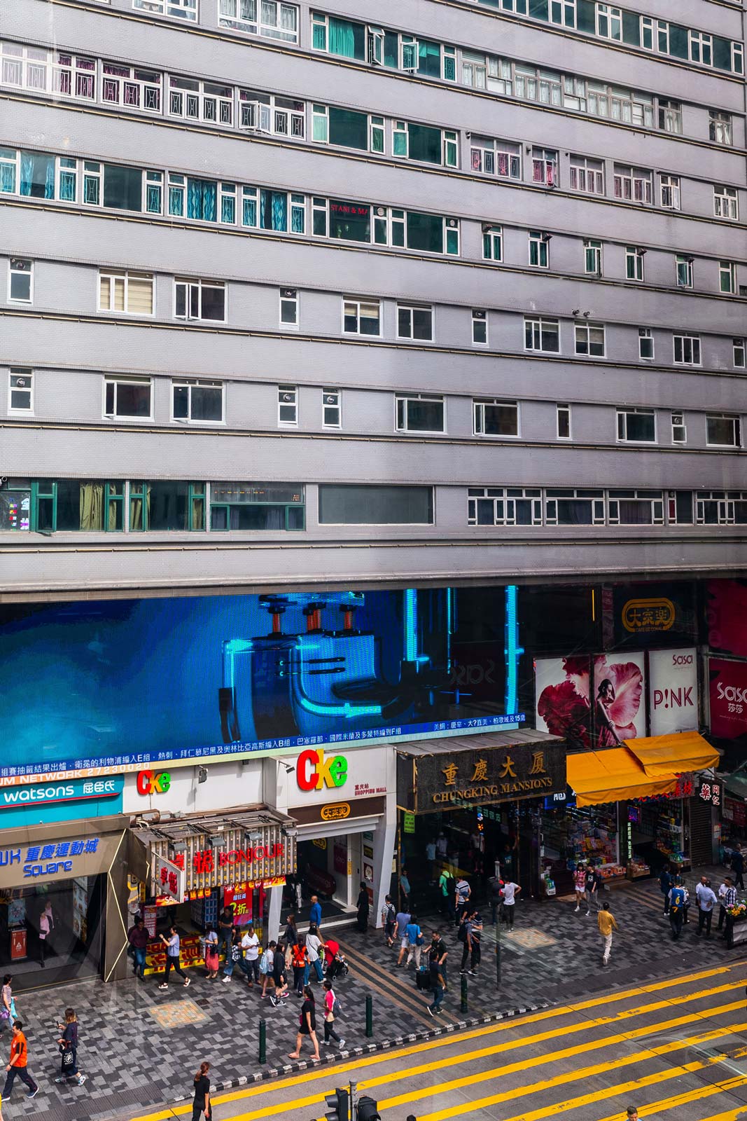Chungking-Mansions-exterior