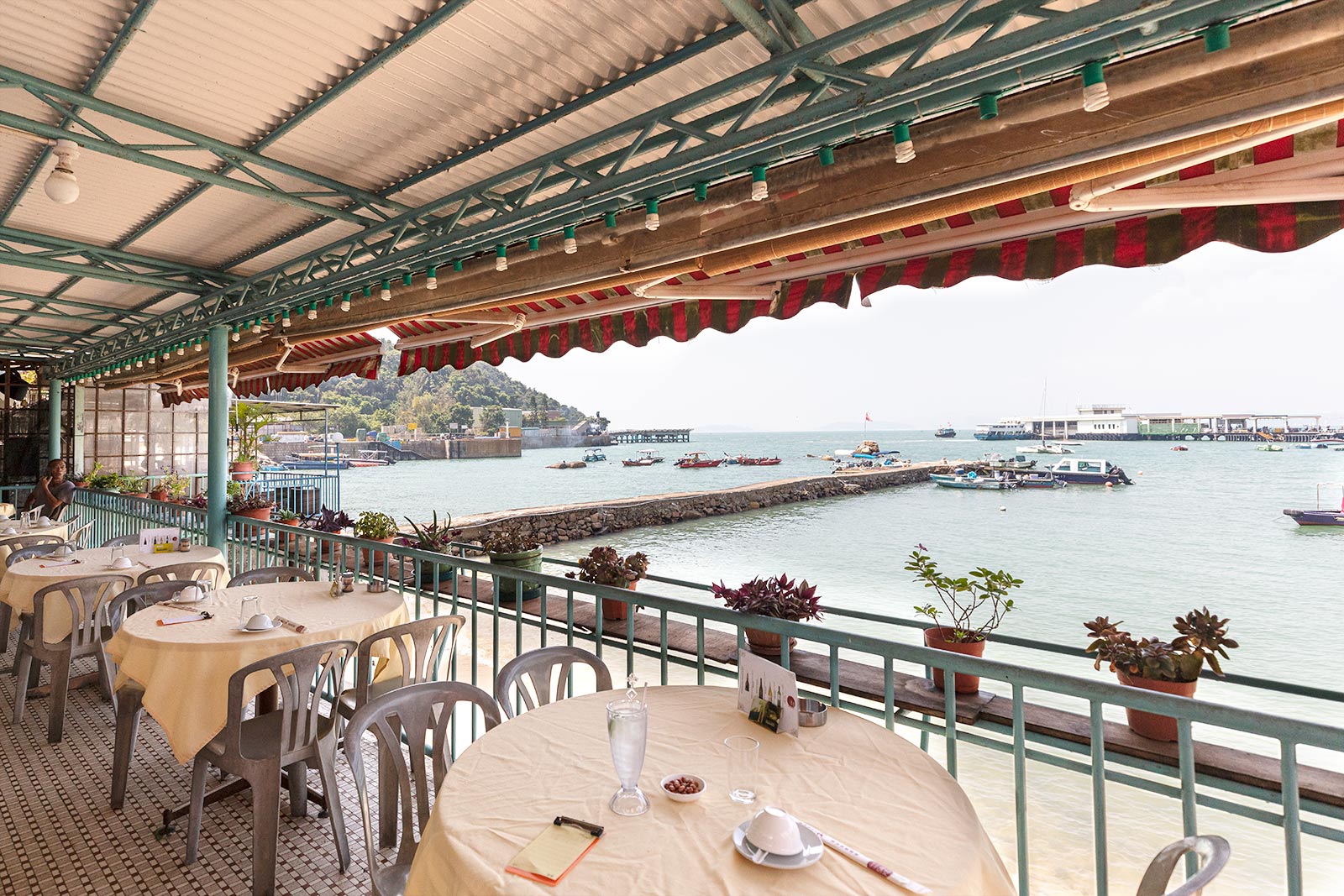 Seafood restaurants line the seafront in both Yung Shue Wan and Sok Kwu Wan on Lamma Island