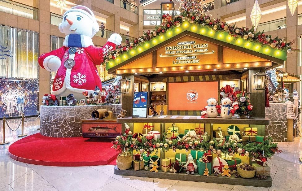 Landmark-Mall-Christmas-display-snowman
