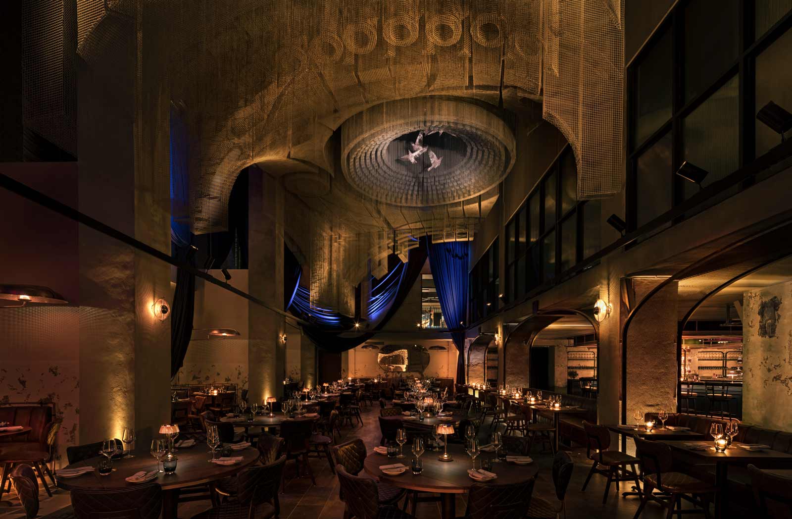 Stay-Here-Moxy-East-Village-Cathedrale-Dining-Room