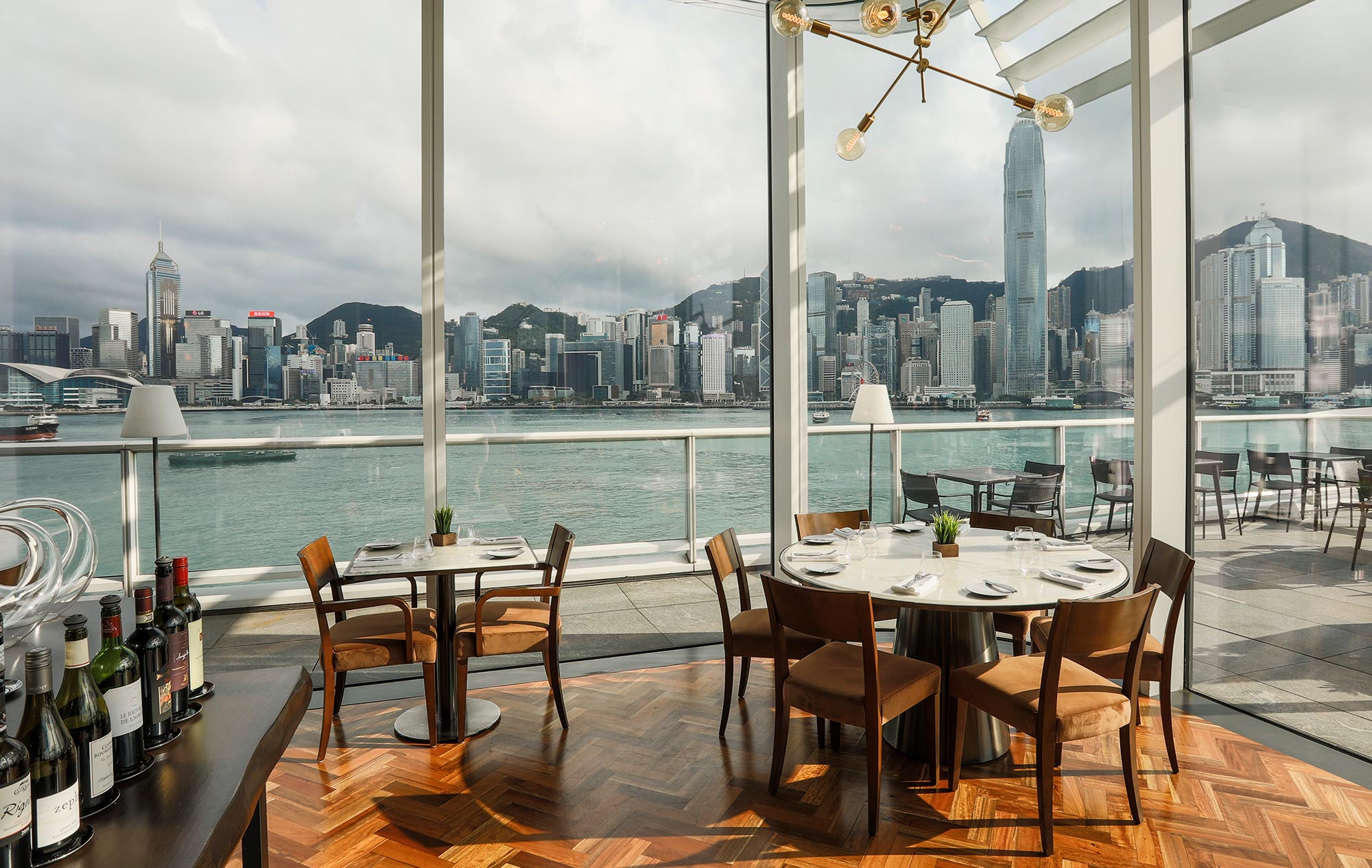 Harbourside-Grill-Dining-Room-with-view