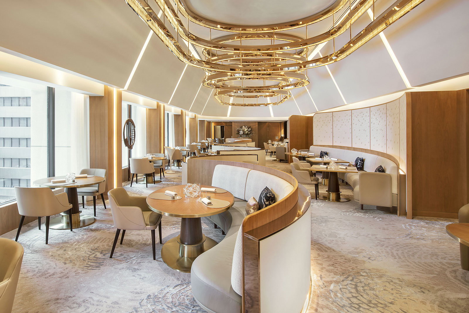 Landmark-Mandarin-Oriental-restaurant-dining-amber-interior-Hotel