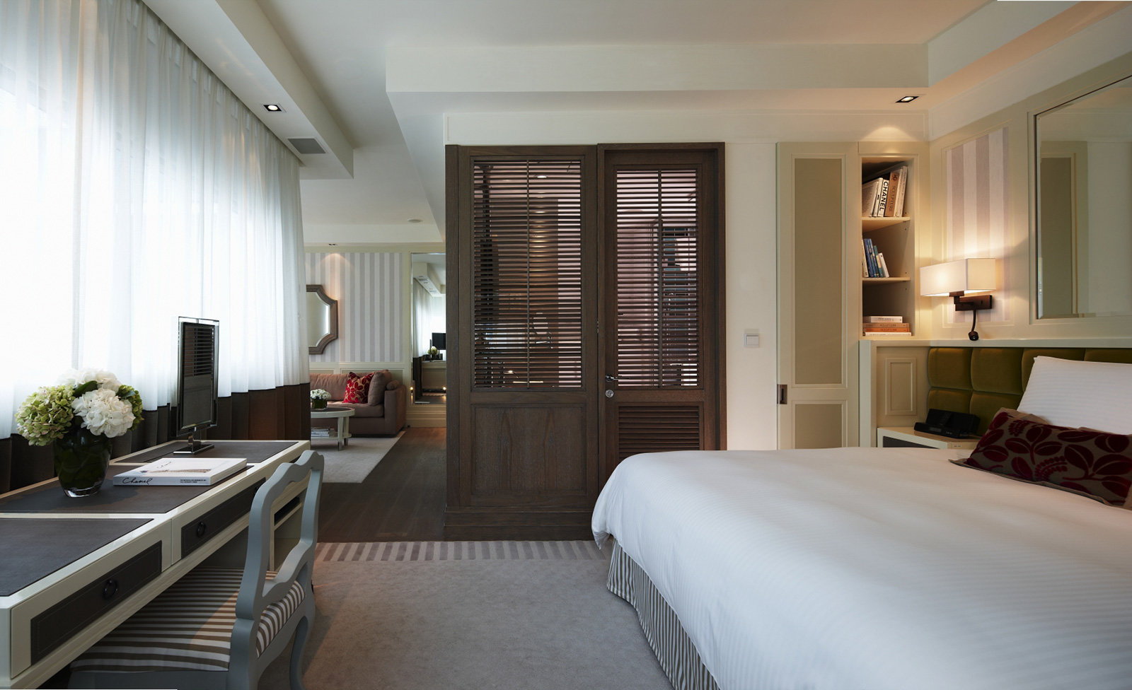 Lanson-Place-Hotel-Hong-Kong-Prestige-Suite_Bedroom