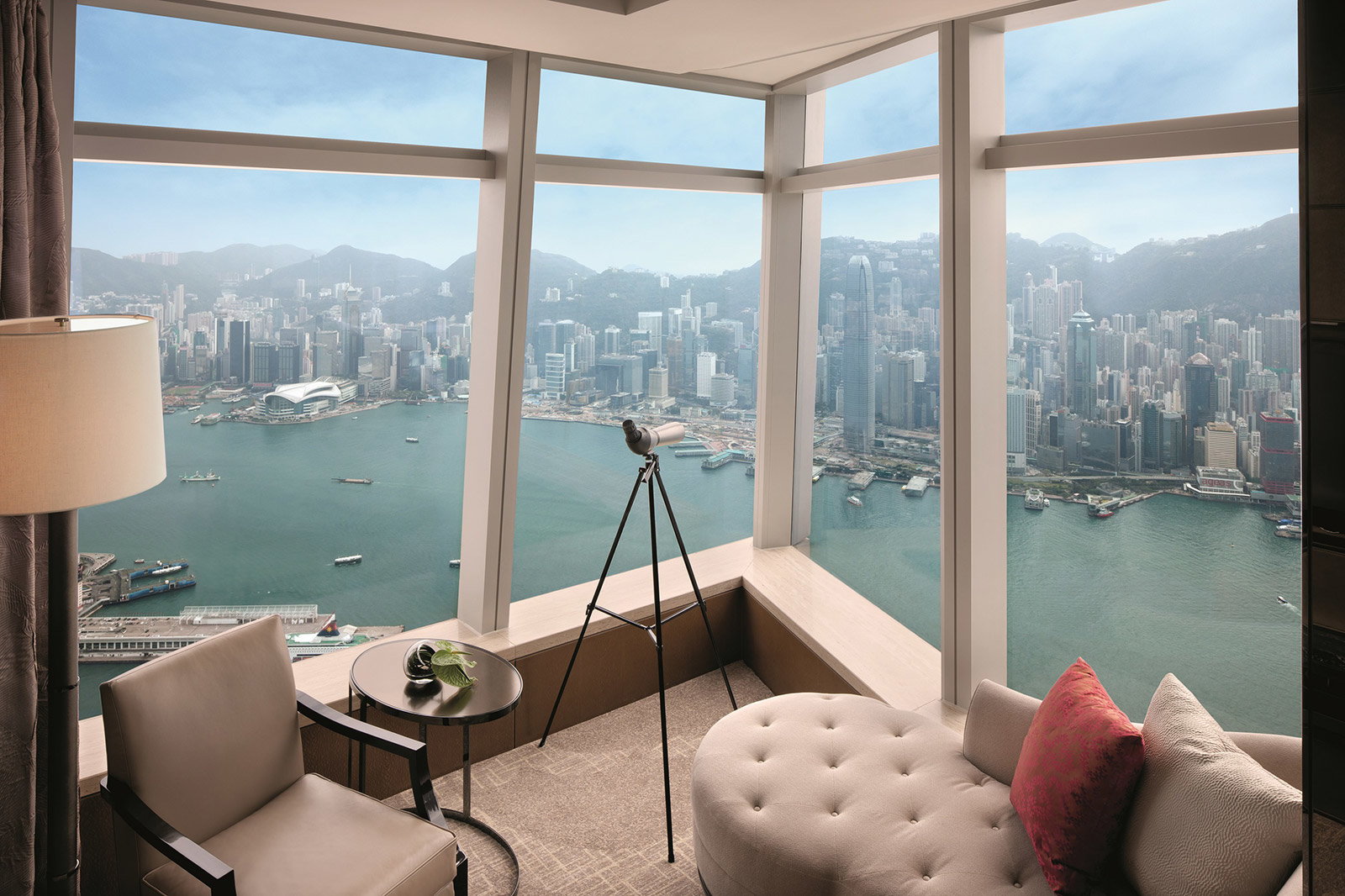 Ritz-Carlton-Deluxe-Victoria-Harbour-Suite-Kowloon-Hotel