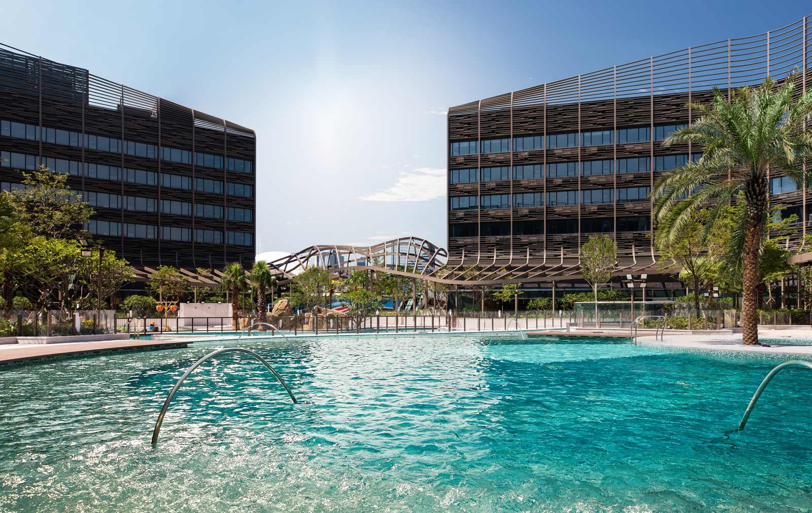 Hong Kong Ocean Park Marriott Hotel outdoor pool