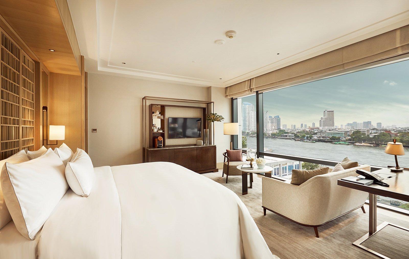 Capella-Bangkok-riverfront-premier-room-bed
