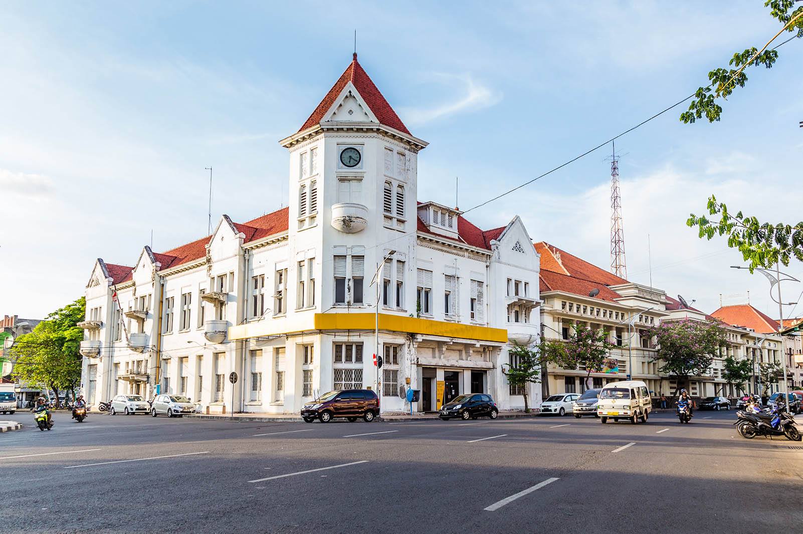 Surabaya’s mix of Dutch colonial architecture, celebratory monuments and its melting pot of neighbourhoods, from Chinatown to the Arab Quarter