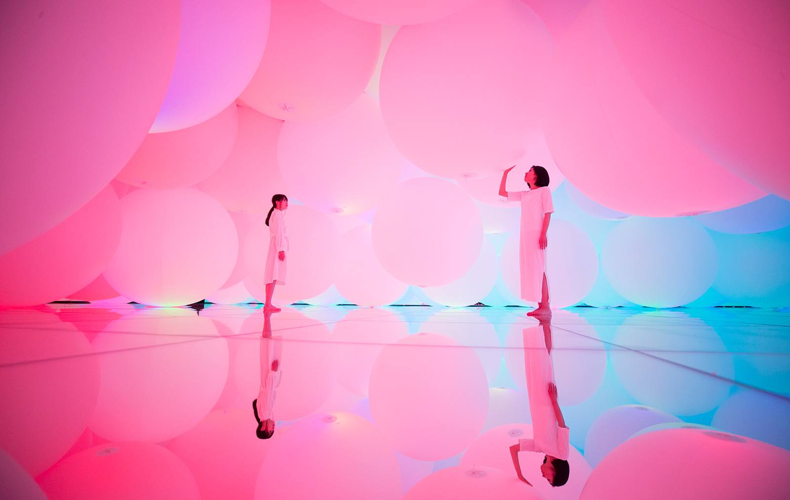 teamLab-SuperNature-Macao-Expanding-Three-dimensional-Existence-in-Transforming-Space
