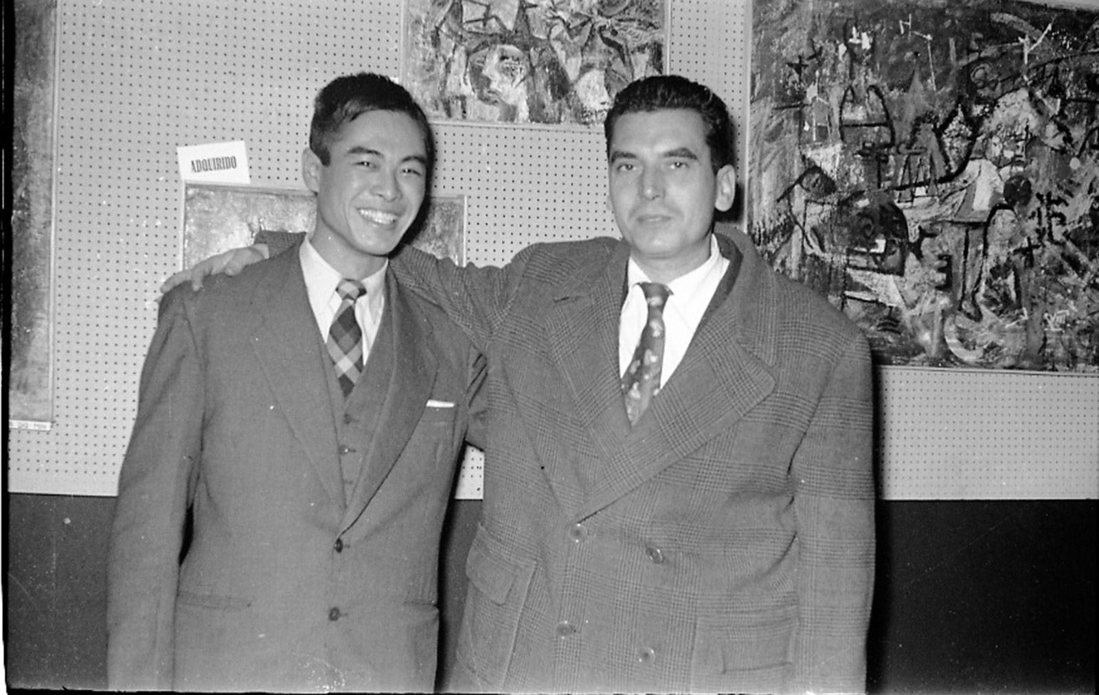Hsiao Chin with art critic Maurizio Vanni in Barcelona in 1957