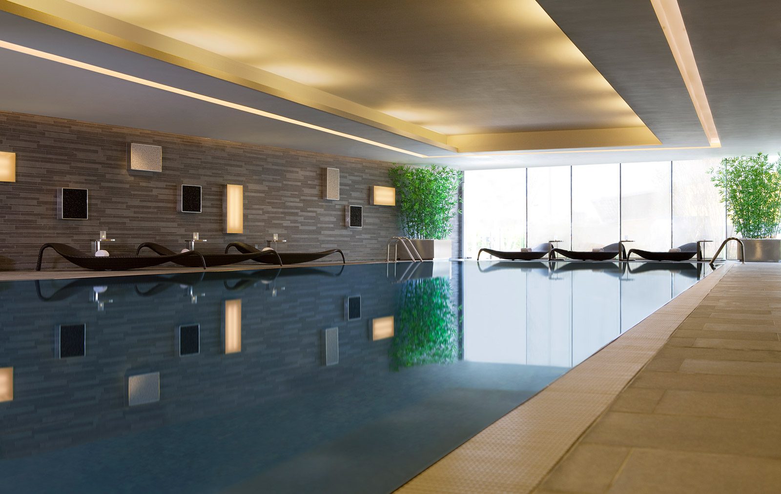 Indoor swimming pool of SkyCity Marriott Hong Kong