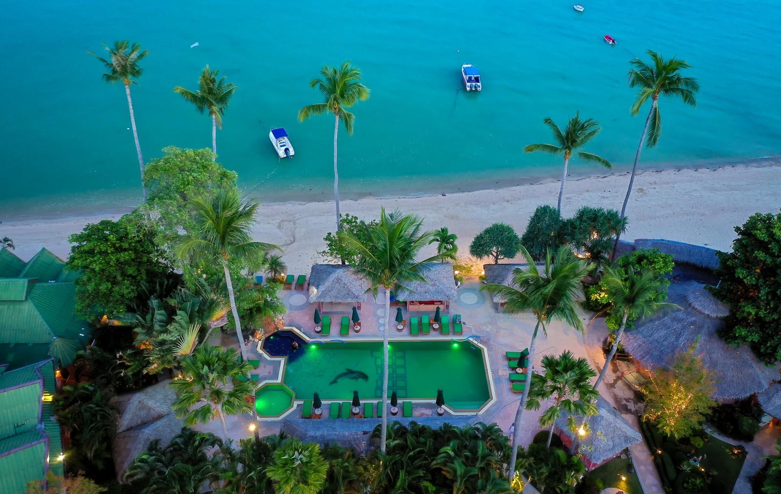wellness-resorts-in-phuket-atmanjai-pool-beach-sea-wellness-phuket