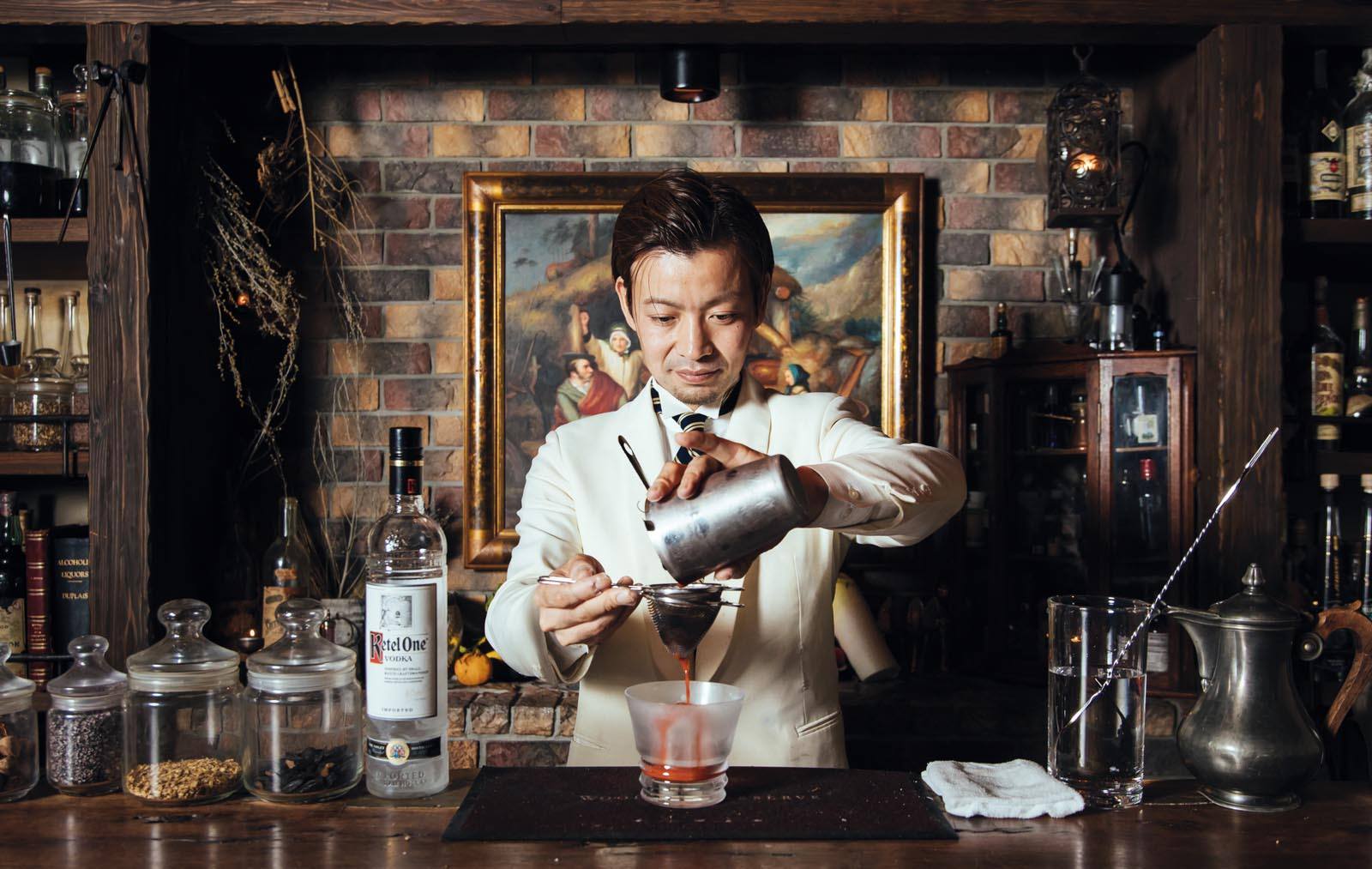 Mixologist making medicinal yakushu cocktail