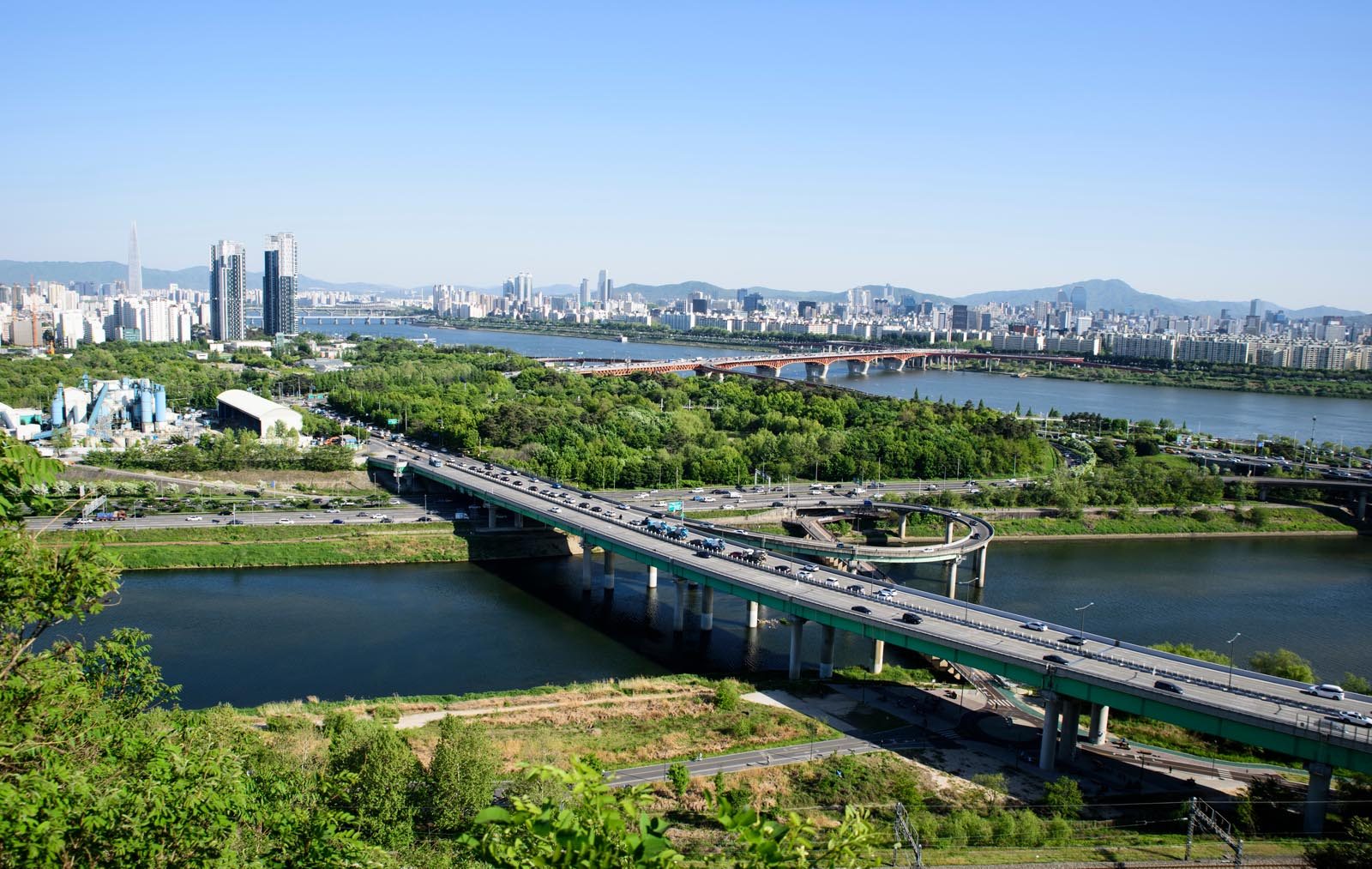 seoul-neighbourhood-seongsu-dong-apgujeong-dong-eungbong-mountain-aerial-view