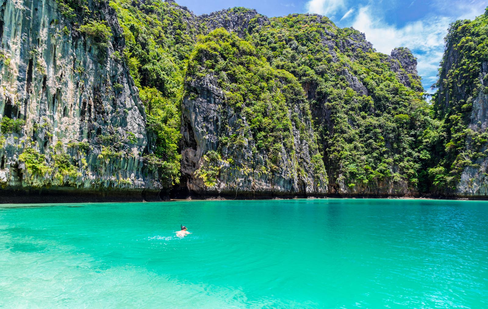 Snorkelling and diving aroung Koh Phi Phi are some of the most popular outdoor activities in Phuket