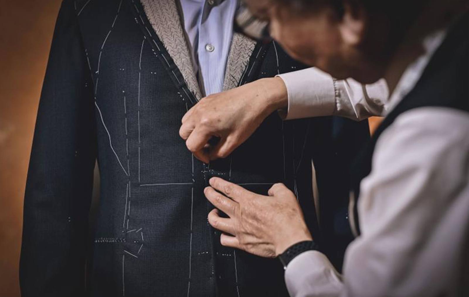 Dapper-gent-suit making