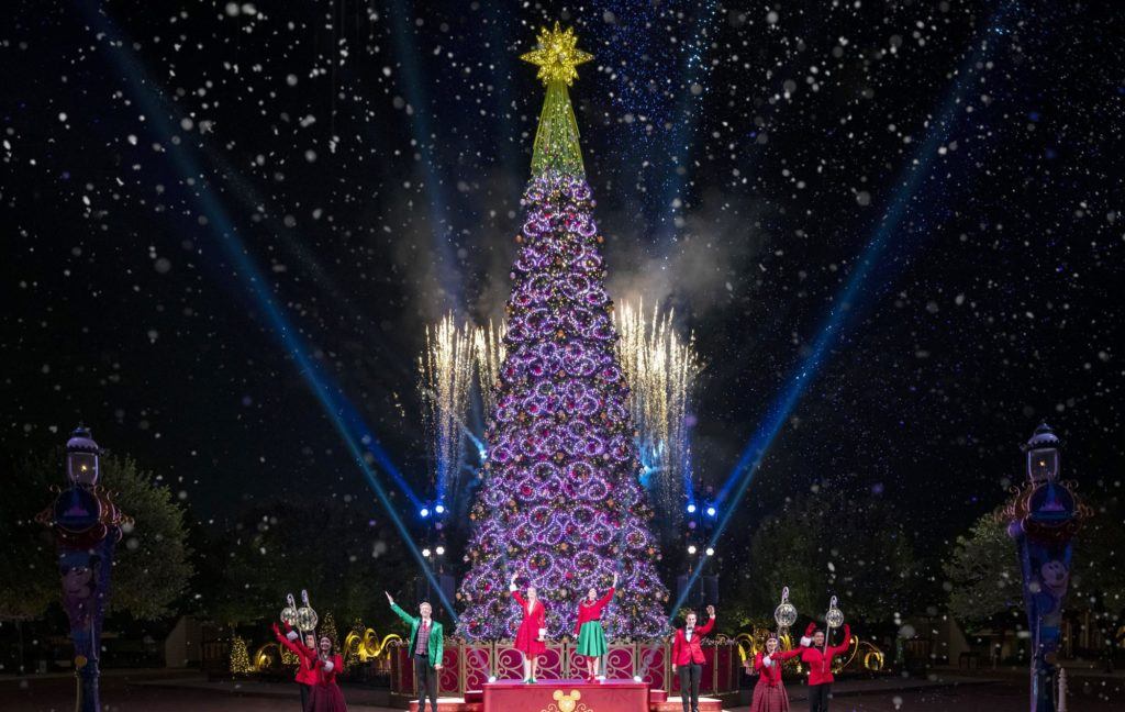 christmas tree lighting ceremony Disneyland hong kong
